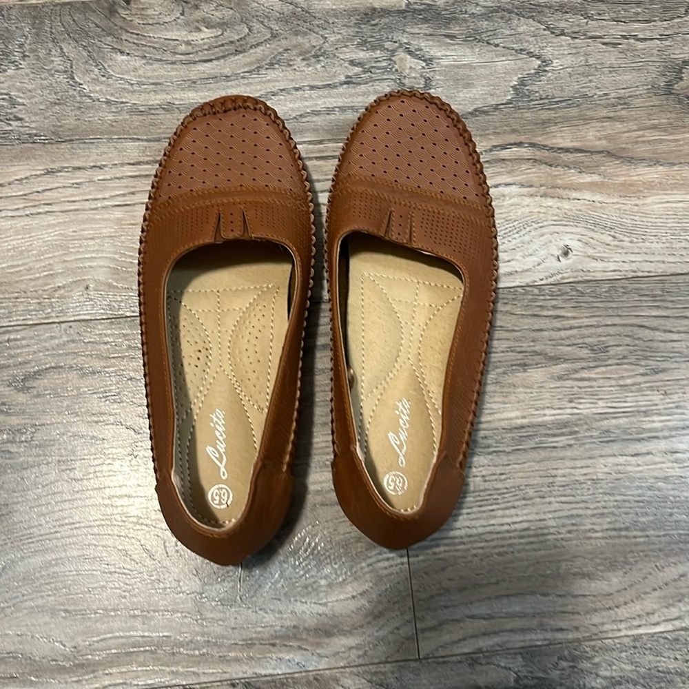 Lucita 6.5 Brown Flats